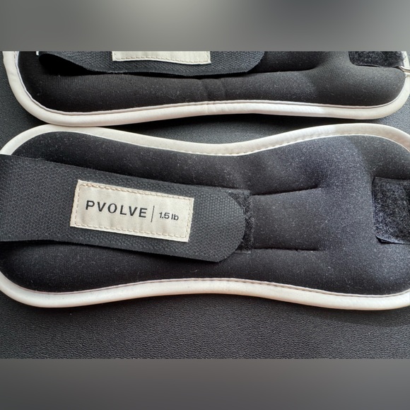 Pvolve 1.5 lb Black Ankle Weights - Picture 3 of 6